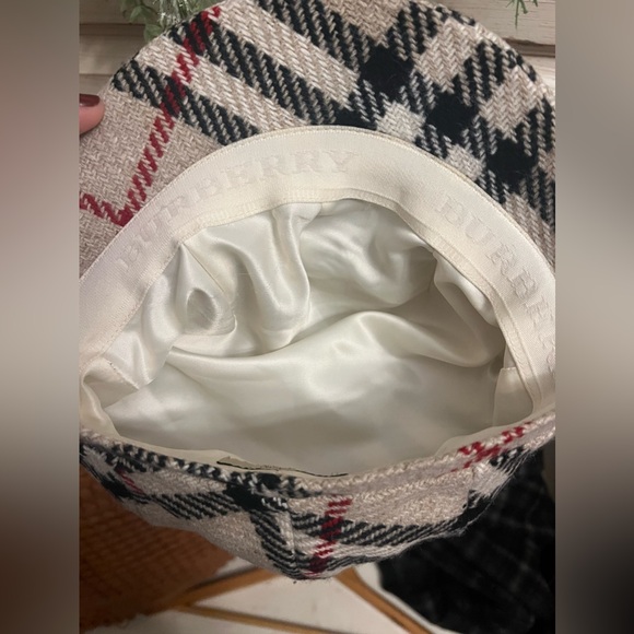 Authentic Burberry wool cap - Picture 4 of 4